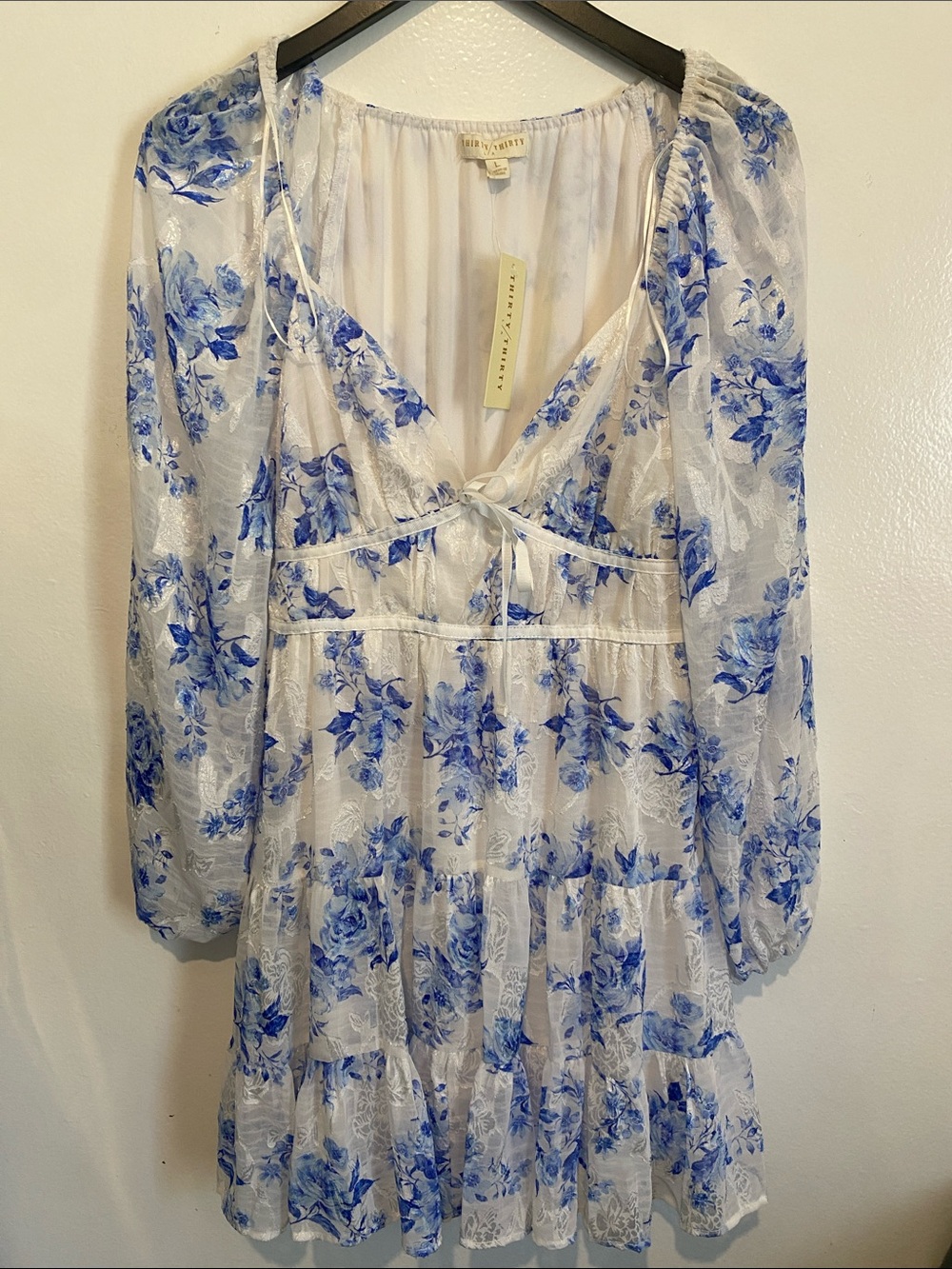 Blue Floral drees color blue and white
